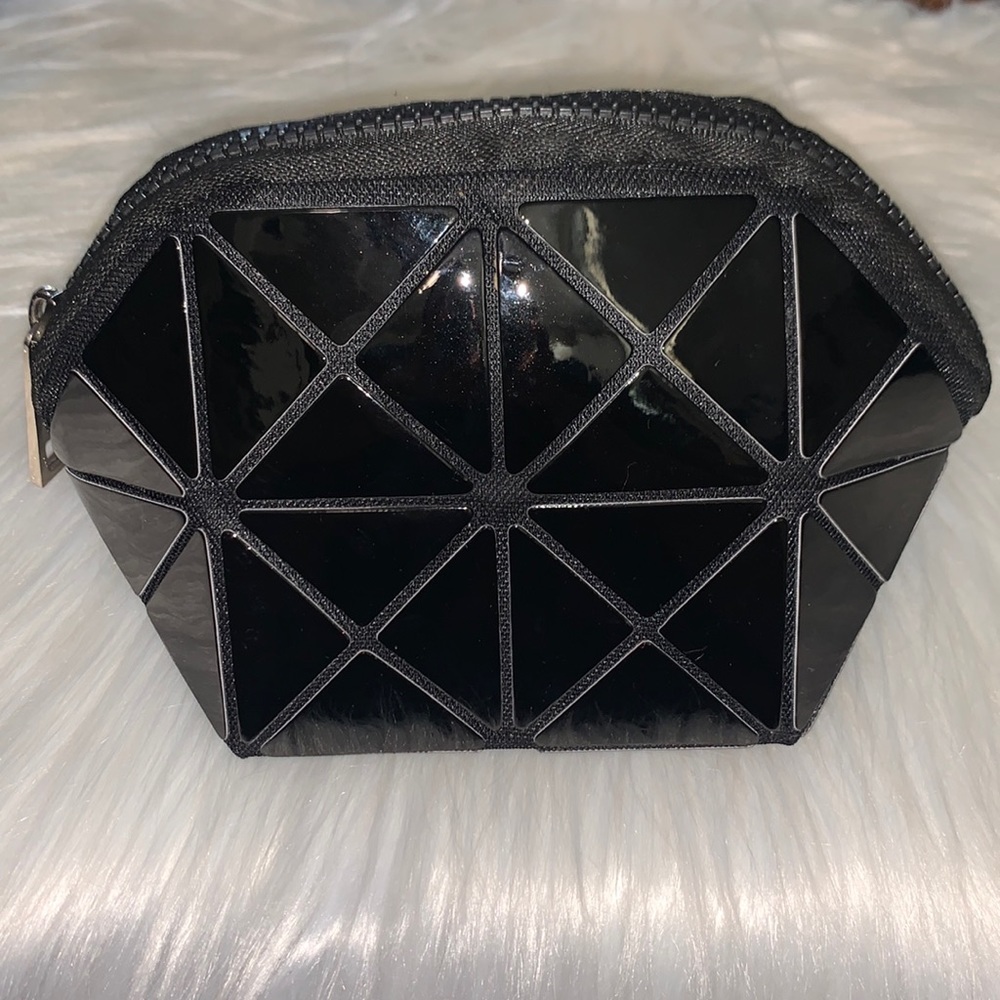 Sondear Roberts Squared geometric Pouch